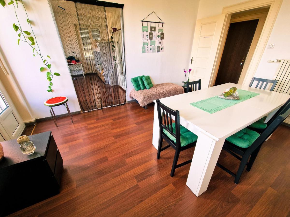 Nice Room 4 Minutes From Basel Shared Apartment 圣路易 外观 照片